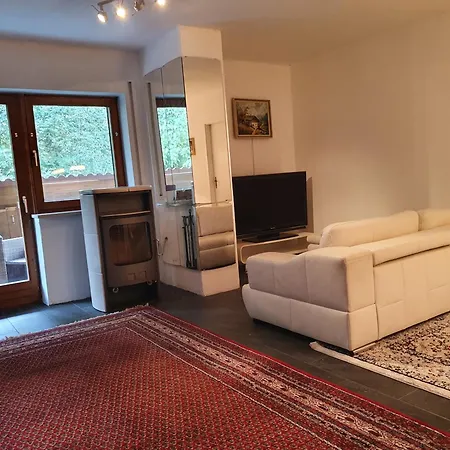 Sleep & Go - Doppeltes Gartenzimmer Mit Gemeinsamen Badezimmern Guest house